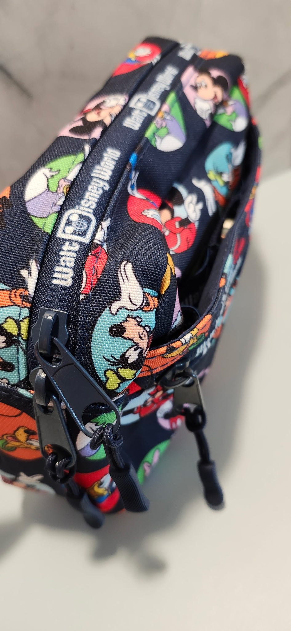 Walt Disney World Mickey & Friends Fanny Pack Retired Ear Holder NWT