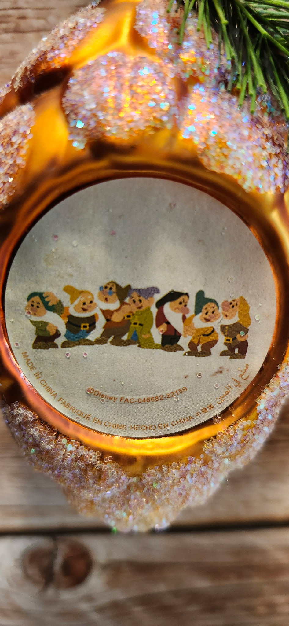 Disney Fairytale Moments Snow White Glass Pinecone Ornament NWT