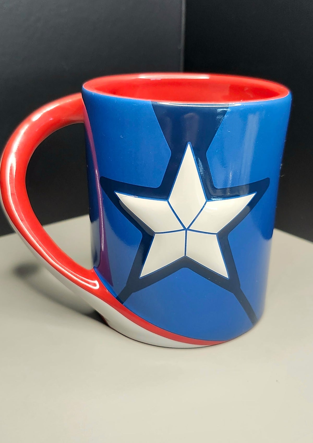 Disney Parks Marvel Captain America Shield 15oz Stoneware Mug NWT
